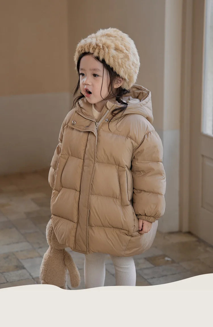 Chaqueta de algodón para bebé, nuevo estilo de invierno 2025 grueso y elegante para niña, bonito abrigo de invierno con dibujos animados para bebé femenino