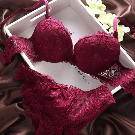Conjunto de sujetador Sexy de estilo europeo, ropa interior de algodón para mujer, bragas de encaje sexis, sujetador de realce para mujer, conjunto de lencería de Color sólido a la moda