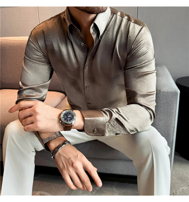 Camisa de manga larga de seda de imitación para hombre, camisa informal estampada de Color degradado a la moda, ropa Social de negocios, ropa de calle para hombre