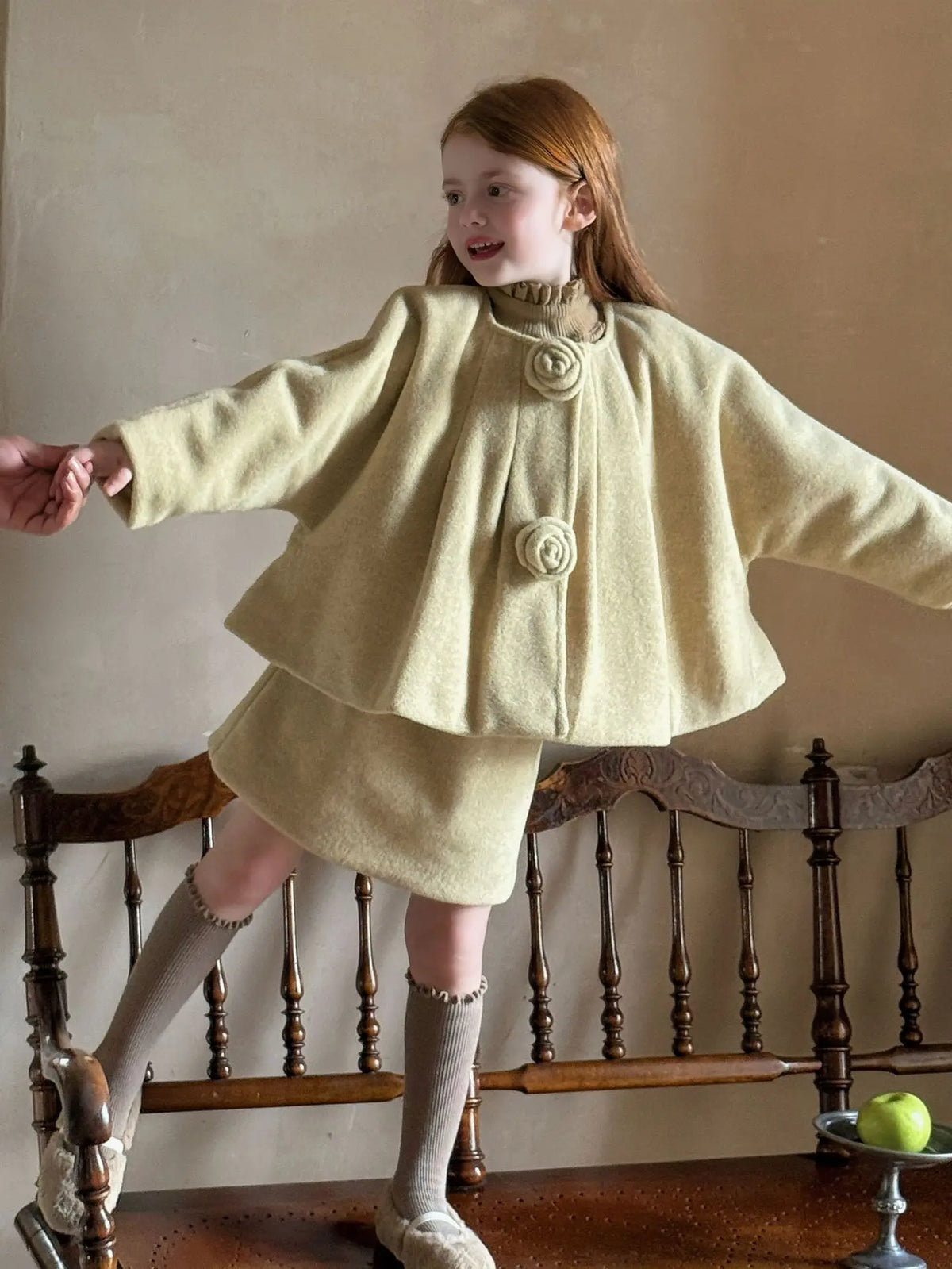 2025 nueva ropa para niños falda de abrigo para niñas coreanas conjunto de dos piezas de falda de abrigo de flores para niños coreanos