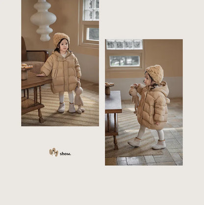 Chaqueta de algodón para bebé, nuevo estilo de invierno 2025 grueso y elegante para niña, bonito abrigo de invierno con dibujos animados para bebé femenino