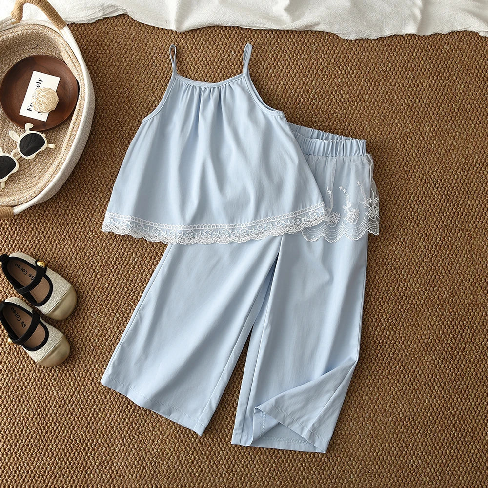 Conjunto Casual Azul Dulce y Lindo Estilo Coreano con Top de Tirantes de Encaje y Pantalones Anchos de Dos Piezas para Niñas de 3 a 7 Años para el Verano