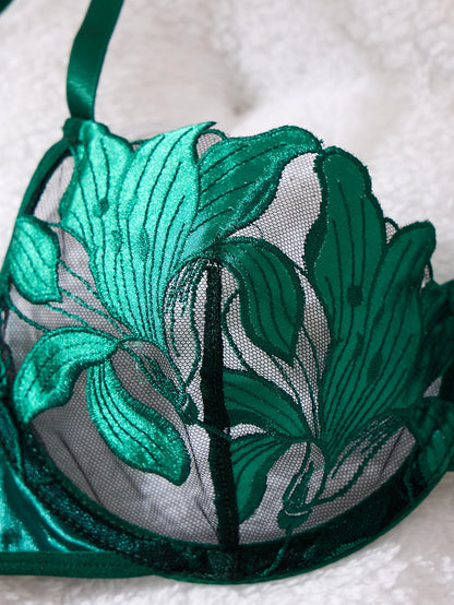 Conjunto de lencería de encaje con bordado floral estilo francés verde, sujetador sexy y suave con copas de acero, para el Día de San Valentín ZA824031