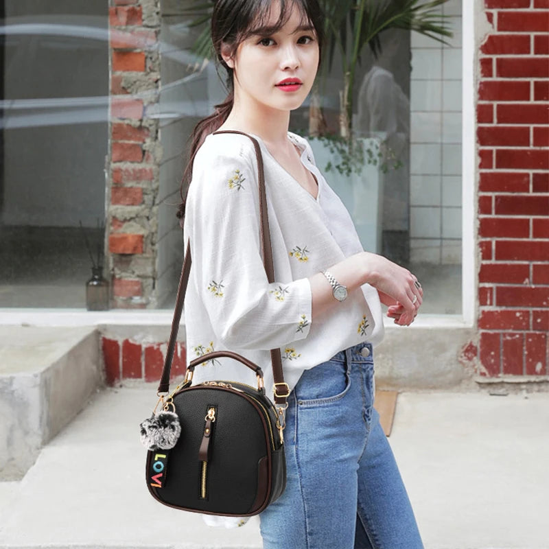 Bolsos pequeños de cuero PU para mujer, bolso de hombro tipo bandolera con diseño de bola de pelo, bolsos de mensajero de lujo a la moda para mujer