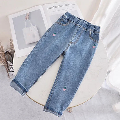 Pantalones vaqueros con bordado de fresas para niña, pantalón con bolsillos, a la moda, para primavera y otoño, 2023