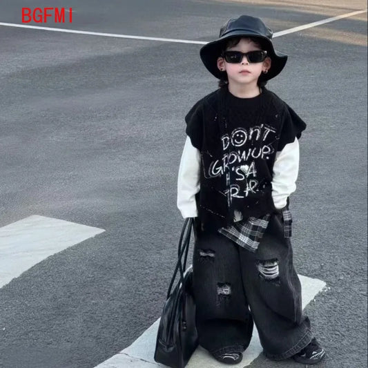 Conjunto de 3 piezas de ropa de punto para bebé y niño, primavera-otoño 2026: chaleco con letras y grafitis, camiseta de manga larga y pantalones con agujeros de rejilla.