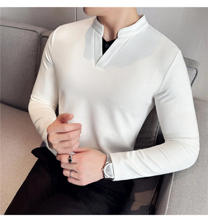 Camiseta elástica falsa de 2 piezas con empalme a la moda coreana, camiseta básica de manga larga con cuello en V ajustada para hombre, camisetas versátiles de Color sólido