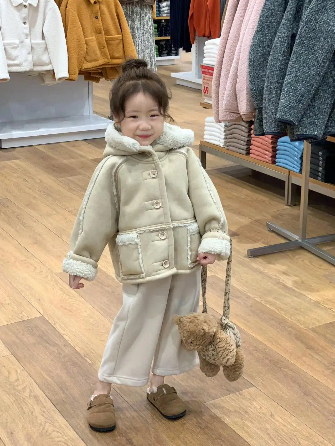 Ropa para niños, edición de invierno para niñas, abrigo coreano grueso y cálido con capucha, chaqueta dulce de moda versátil 2024