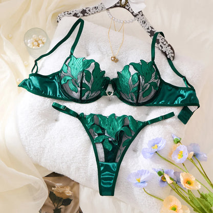 Conjunto de lencería de encaje con bordado floral estilo francés verde, sujetador sexy y suave con copas de acero, para el Día de San Valentín ZA824031