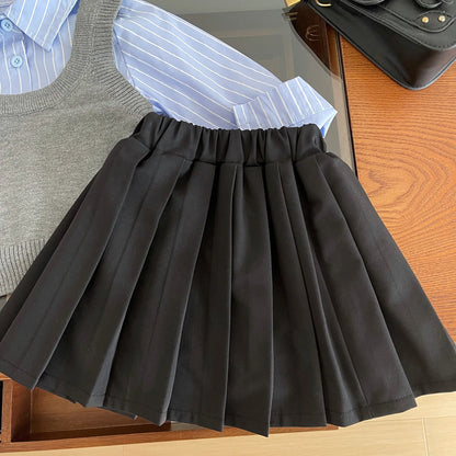 Versión coreana bebé niña primavera y otoño chaleco camisa de rayas azules Falda plisada estilo universitario conjunto de tres piezas