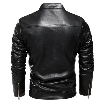 Chaqueta de cuero negro de invierno 2025 para hombre, chaqueta cálida con forro de piel para motocicleta, abrigo de motociclista negro ajustado a la moda urbana, diseño plisado con cremallera
