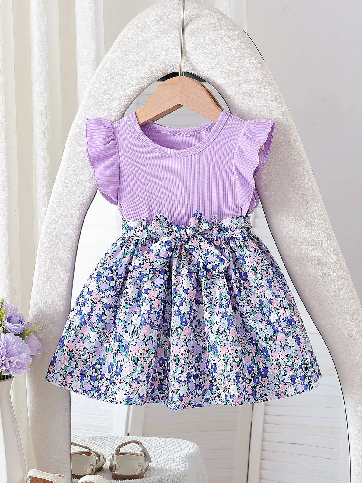 2025 Mini vestido estampado sin mangas para mujer, nuevo estilo, con estampado floral pequeño, moderno, informal y versátil