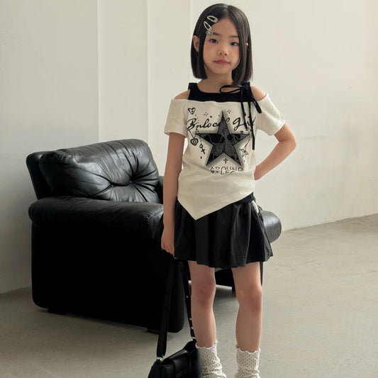 Camiseta de Verano 2026 para Niñas, Estilo Dulce, Estampada, de Manga Corta, con Efecto de Dos Piezas, Estilo Coreano, Irregular, con Hombros Descubiertos