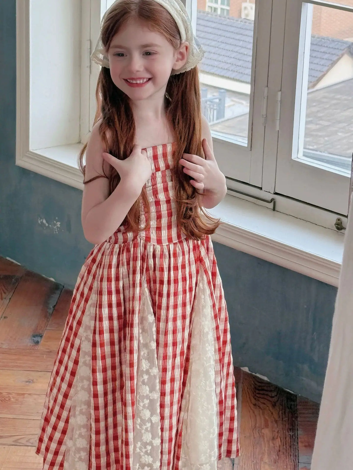 NOVEDAD DE VERANO 2025 vestido largo de hadas para niñas vestido de tirantes de encaje empalmado de encaje a cuadros rojo francés