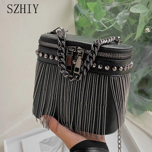 Bolso cilíndrico de diseñador de lujo para mujer, bolsos de hombro con remaches a la moda, pequeño bolso cruzado para teléfono móvil con flecos, bolsos con cadena de verano