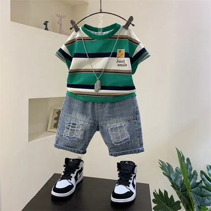 Conjunto de Verano para Niños 2026, Camiseta de Algodón con Estampado de Dibujos Animados y Letras + Pantalones Cortos de Mezclilla, Ropa Infantil