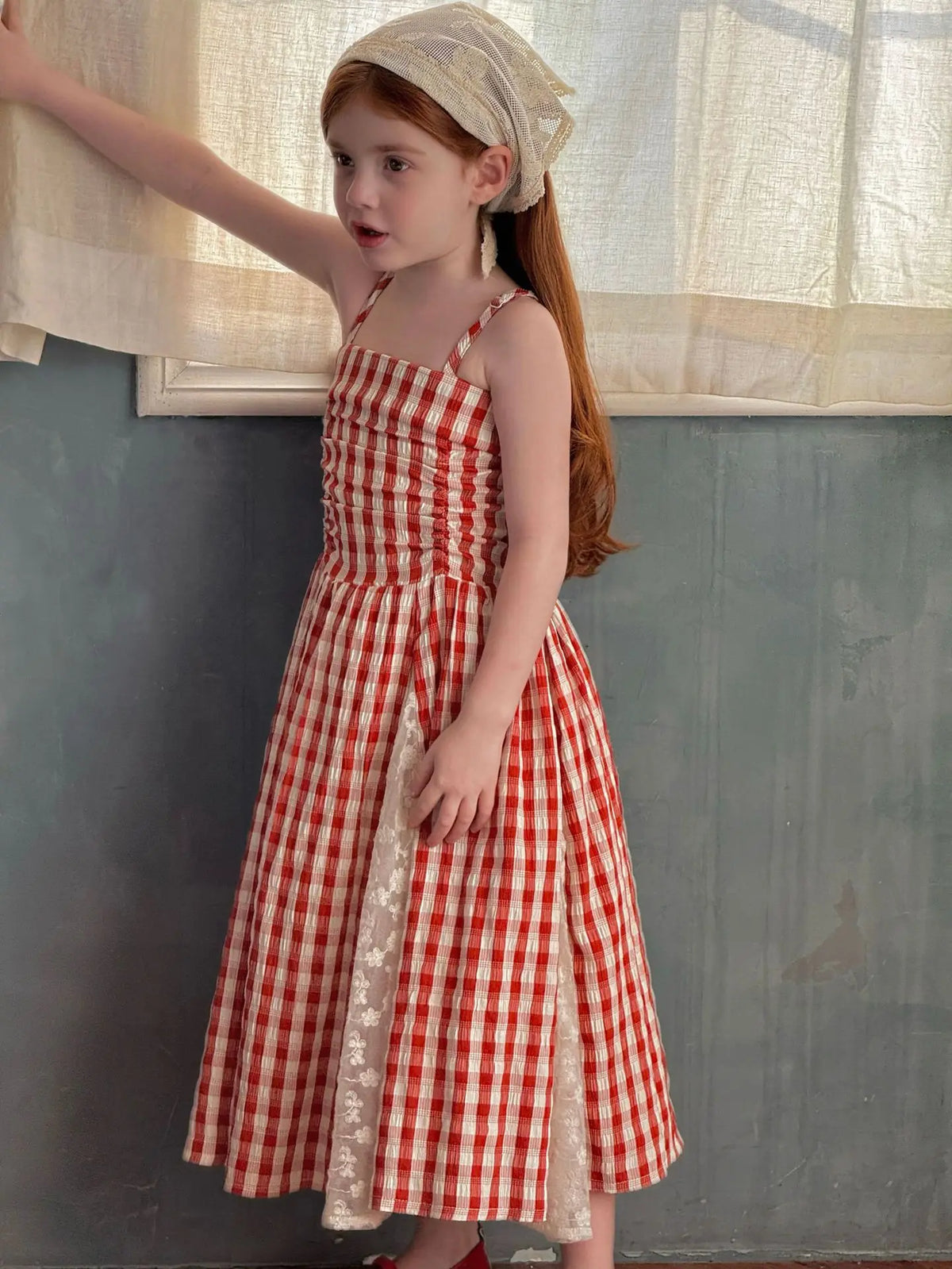 NOVEDAD DE VERANO 2025 vestido largo de hadas para niñas vestido de tirantes de encaje empalmado de encaje a cuadros rojo francés