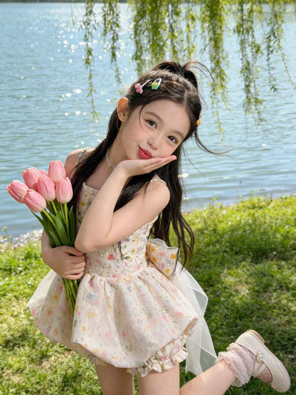 Vestido de tirantes floral para niñas, pantalones cortos con diseño de capullo de flor, vestido de princesa estilo occidental para verano 2026, falda esponjosa con lazo y cola de hilo para niñas