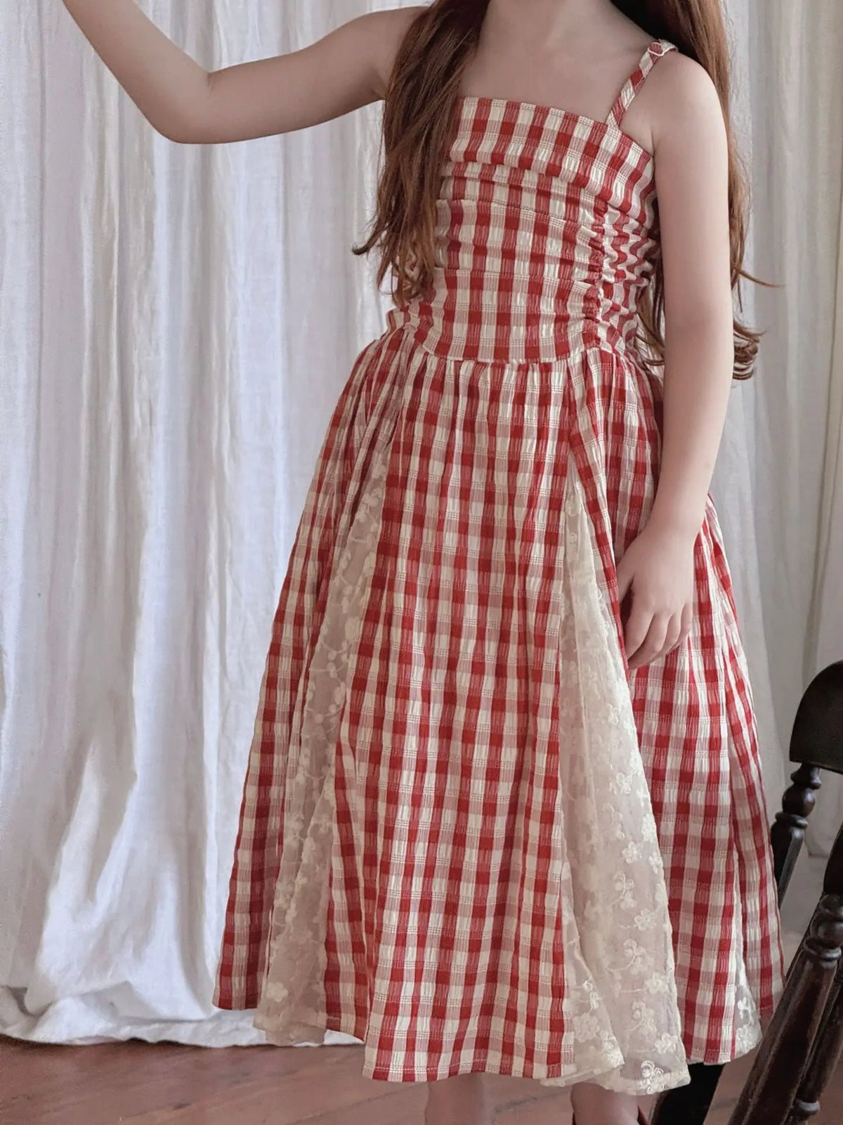NOVEDAD DE VERANO 2025 vestido largo de hadas para niñas vestido de tirantes de encaje empalmado de encaje a cuadros rojo francés
