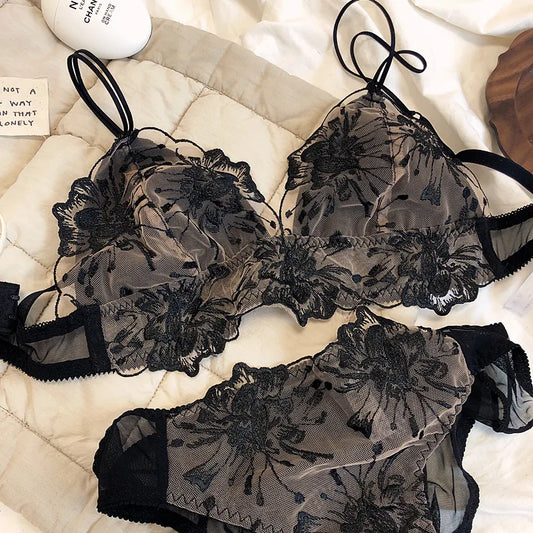 Conjunto de sujetador con bordado de flores de encaje francés, ropa interior Sexy ultrafina para mujer, Bralette sin aros con copa triangular, conjunto de lencería romántica