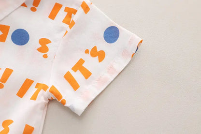 Nueva ropa informal para niños, traje de verano para niños y niñas, camisa con letras estampadas, pantalones cortos, 2 unids/set, ropa para niños pequeños de 0 a 5 años