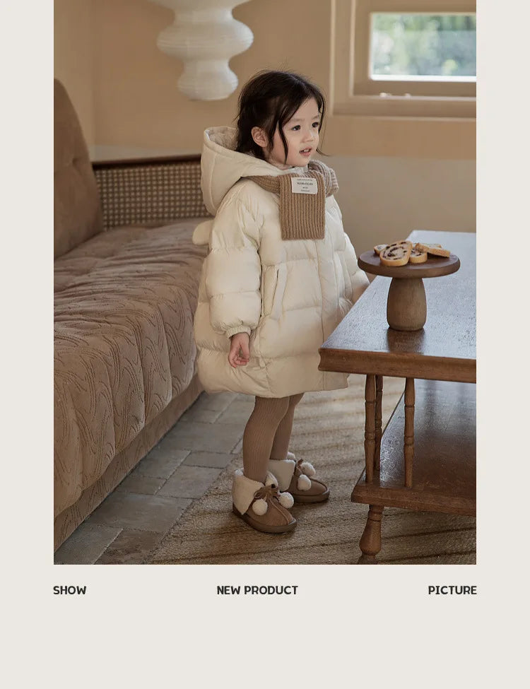 Chaqueta de algodón para bebé, nuevo estilo de invierno 2025 grueso y elegante para niña, bonito abrigo de invierno con dibujos animados para bebé femenino