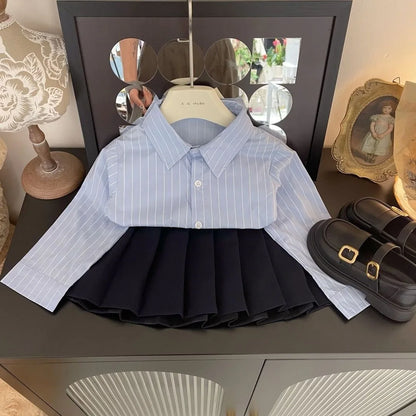 Versión coreana bebé niña primavera y otoño chaleco camisa de rayas azules Falda plisada estilo universitario conjunto de tres piezas