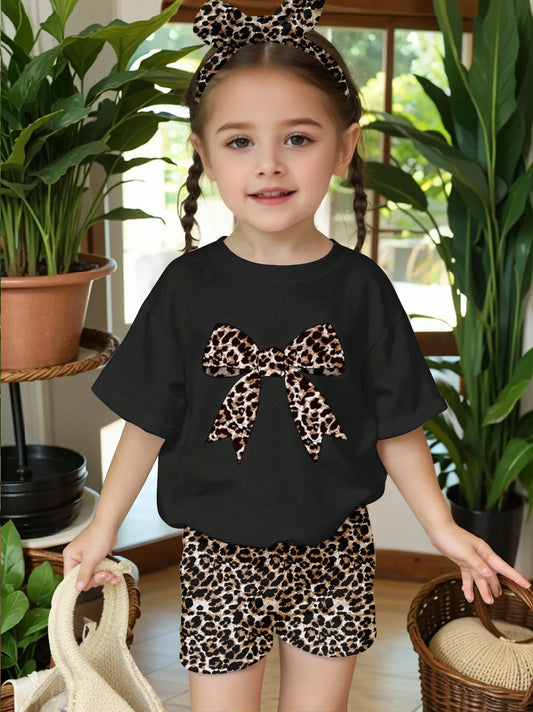 Conjunto de 2 piezas para niñas: conjunto de verano a la moda, top de manga corta con cuello redondo y estampado de lazo para niñas pequeñas + pantalones cortos con cintura elástica y estampado de leopardo, ropa informal