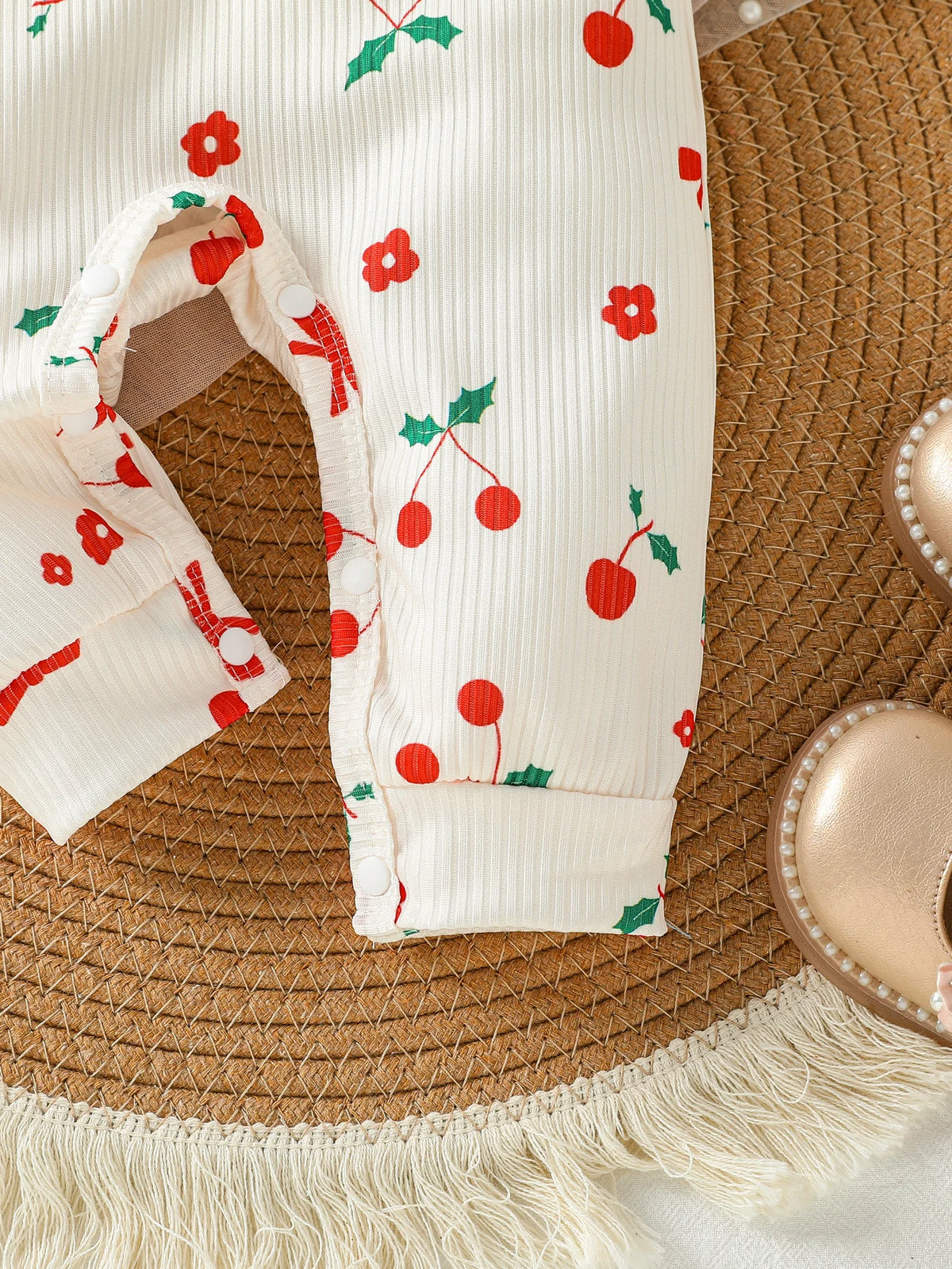 2025 lindos mamelucos para niñas prendas de vestir de manga larga monos de cereza con estampado para recién nacidos dos piezas primavera otoño para 0-1 años