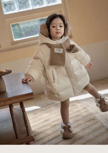 Chaqueta de algodón para bebé, nuevo estilo de invierno 2025 grueso y elegante para niña, bonito abrigo de invierno con dibujos animados para bebé femenino
