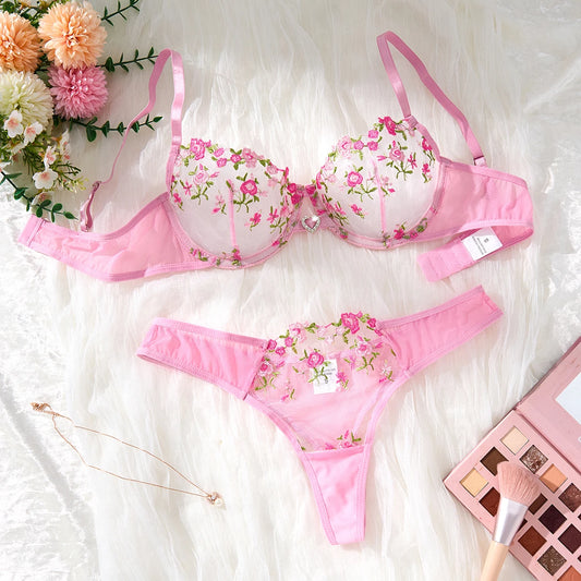Conjunto de lencería floral bordado ROSA: una combinación de sujetador y tanga sexy con adornos en forma de corazón para mujer ZA824026