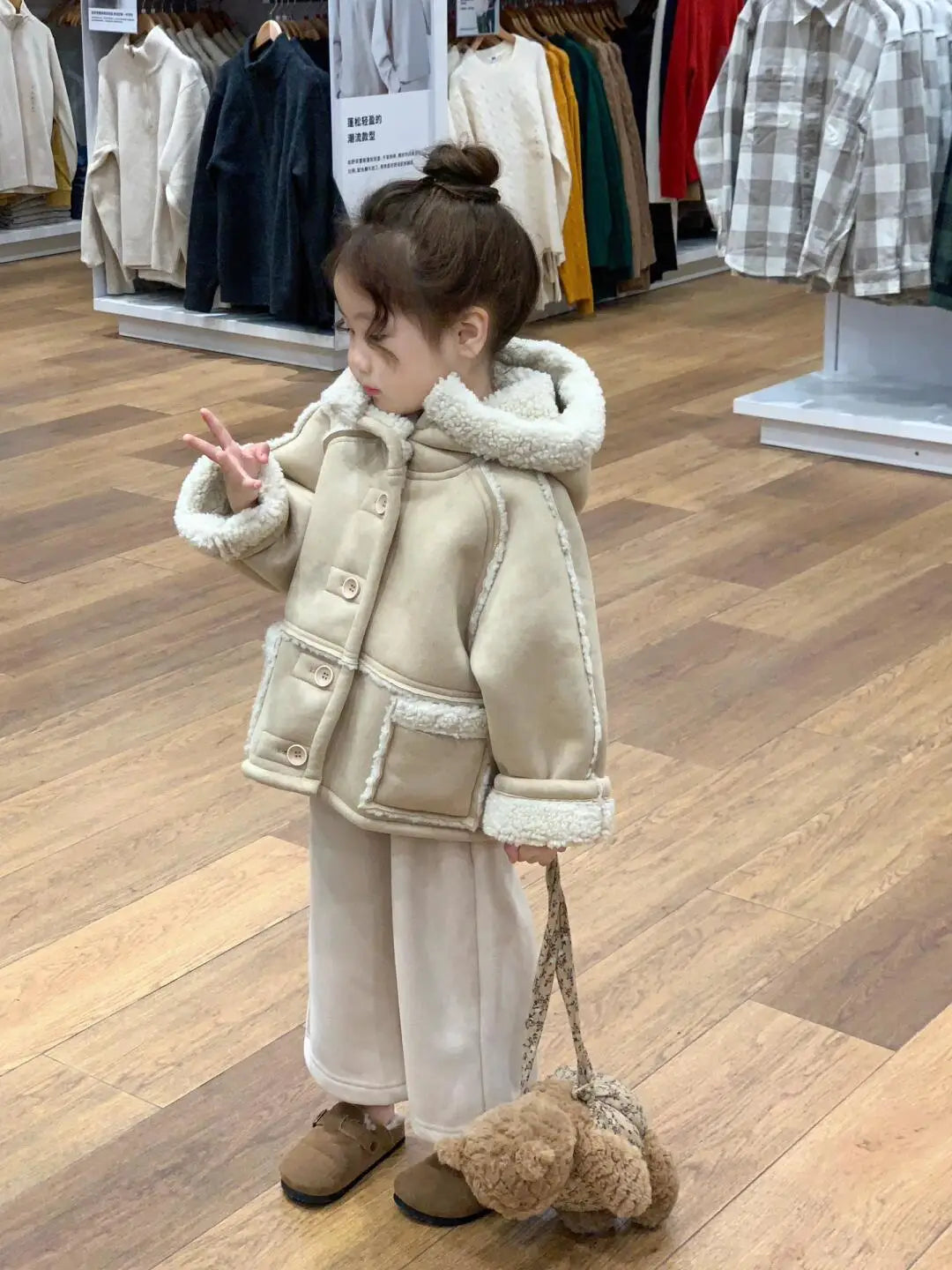 Ropa para niños, edición de invierno para niñas, abrigo coreano grueso y cálido con capucha, chaqueta dulce de moda versátil 2024