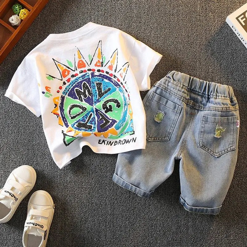 Conjunto de Verano para Niños 2026, Camiseta de Algodón con Estampado de Dibujos Animados y Letras + Pantalones Cortos de Mezclilla, Ropa Infantil