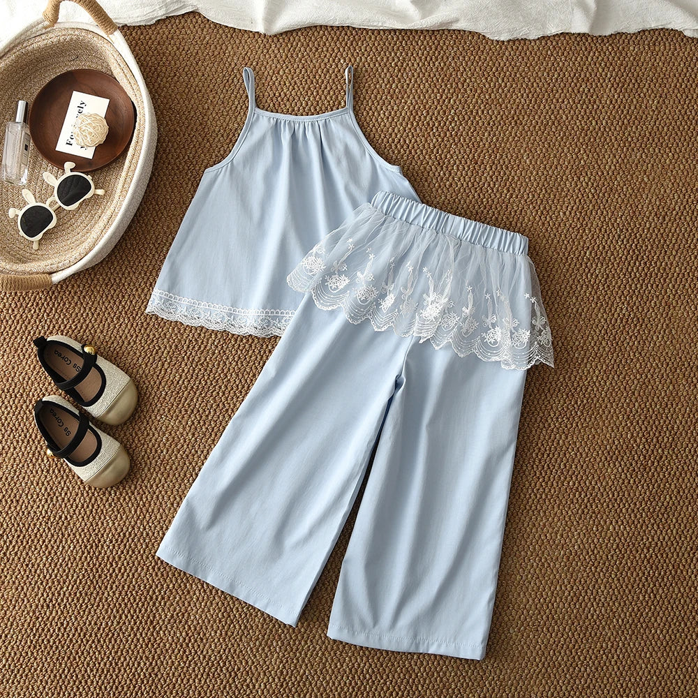 Conjunto Casual Azul Dulce y Lindo Estilo Coreano con Top de Tirantes de Encaje y Pantalones Anchos de Dos Piezas para Niñas de 3 a 7 Años para el Verano