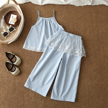 Conjunto Casual Azul Dulce y Lindo Estilo Coreano con Top de Tirantes de Encaje y Pantalones Anchos de Dos Piezas para Niñas de 3 a 7 Años para el Verano