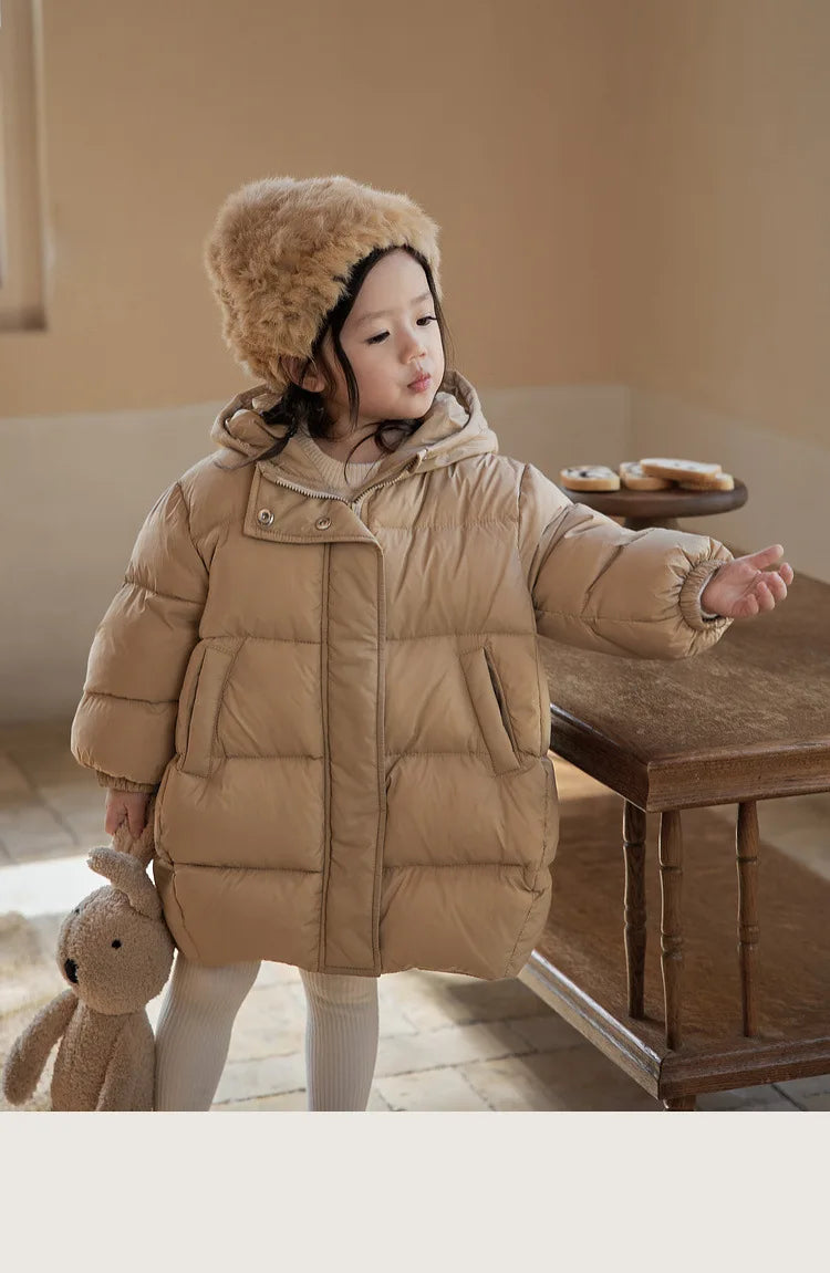 Chaqueta de algodón para bebé, nuevo estilo de invierno 2025 grueso y elegante para niña, bonito abrigo de invierno con dibujos animados para bebé femenino