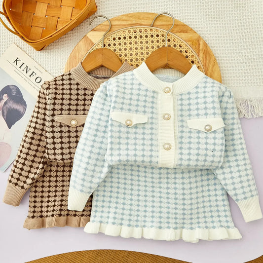 Conjunto de dos piezas con estampado a cuadros para niñas, cárdigan de botonadura única y Falda corta, ropa de moda para Otoño e Invierno