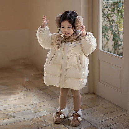 Chaqueta de algodón para bebé, nuevo estilo de invierno 2025 grueso y elegante para niña, bonito abrigo de invierno con dibujos animados para bebé femenino